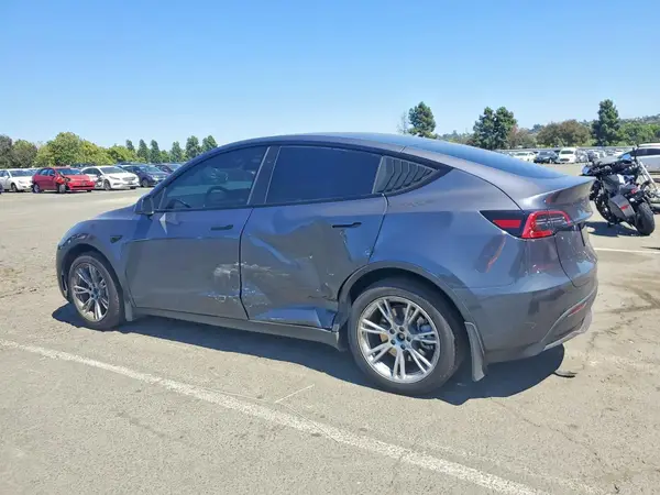 7SAYGDEE3PF873394 2023 TESLA MODEL Y - Image 2