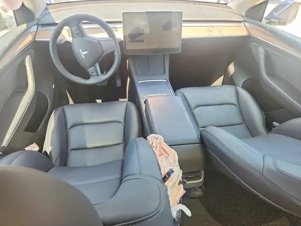 7SAYGDEE3PF874366 2023 TESLA MODEL Y - Image 8