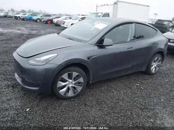 7SAYGDEE3PF881740 2023 TESLA MODEL Y - Image 2