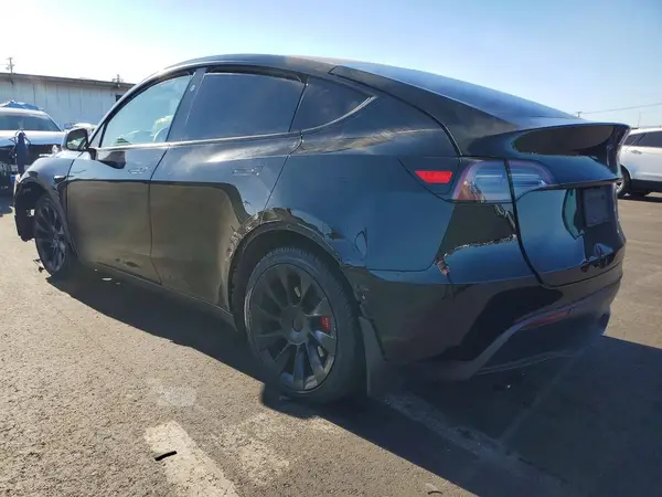 7SAYGDEE3PF882001 2023 TESLA MODEL Y - Image 2