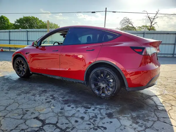 7SAYGDEE3PF883990 2023 TESLA MODEL Y - Image 2