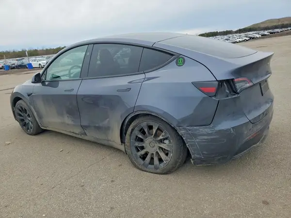 7SAYGDEE3PF893497 2023 TESLA MODEL Y - Image 2