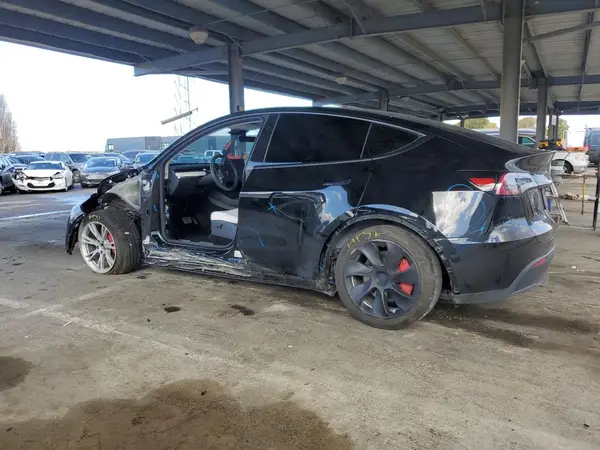 7SAYGDEE3PF938230 2023 TESLA MODEL Y - Image 2