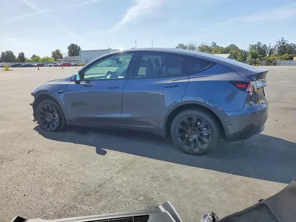 7SAYGDEE3PF947557 2023 TESLA MODEL Y - Image 2