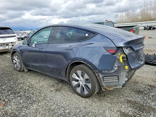 7SAYGDEE3PF961717 2023 TESLA MODEL Y - Image 2
