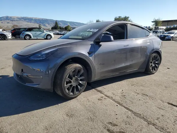 7SAYGDEE3PF980879 2023 TESLA MODEL Y - Image 1