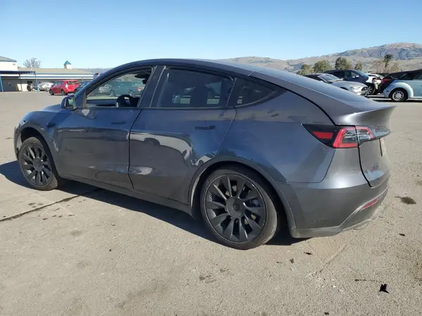 7SAYGDEE3PF980879 2023 TESLA MODEL Y - Image 2