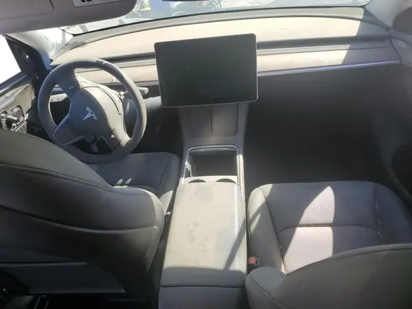 7SAYGDEE3R111945 2024 TESLA MODEL Y - Image 8