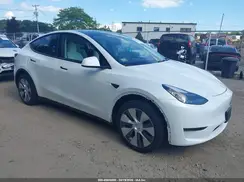 7SAYGDEE3RA220077 2024 TESLA MODEL Y
