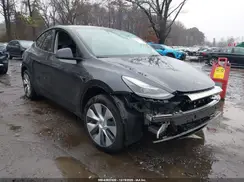 7SAYGDEE3RA226283 2024 TESLA MODEL Y