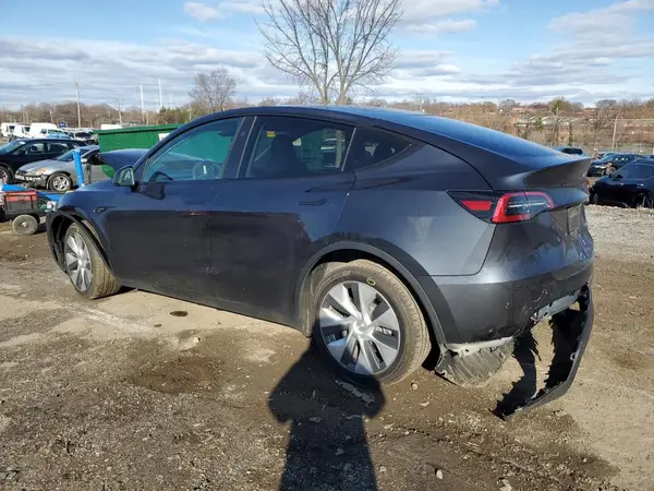 7SAYGDEE3RA228650 2024 TESLA MODEL Y - Image 2