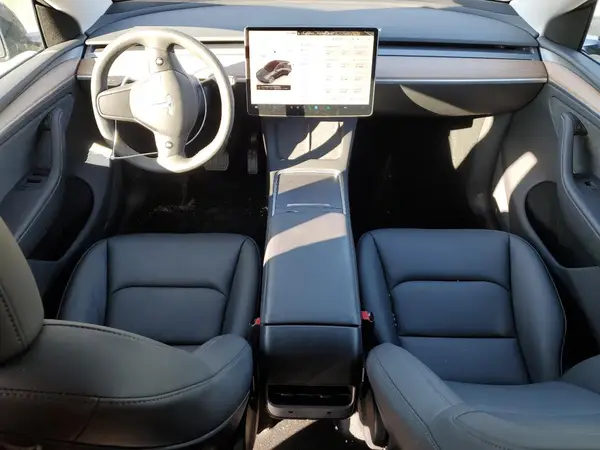 7SAYGDEE3RA228650 2024 TESLA MODEL Y - Image 8