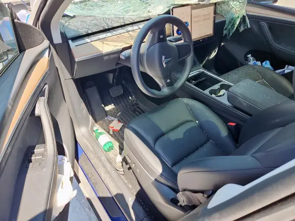 7SAYGDEE3RA238059 2024 TESLA MODEL Y - Image 8