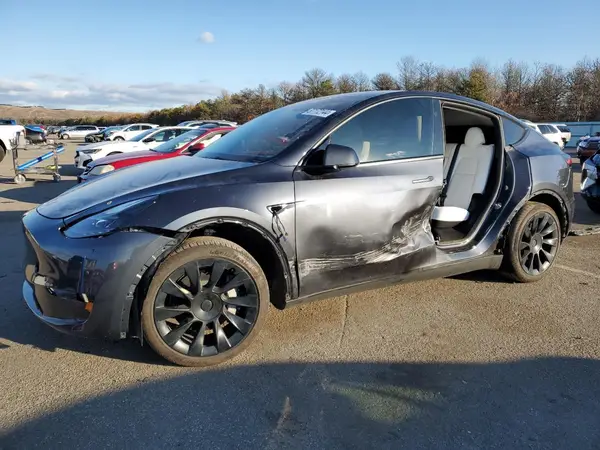 7SAYGDEE3RA239454 2024 TESLA MODEL Y - Image 1