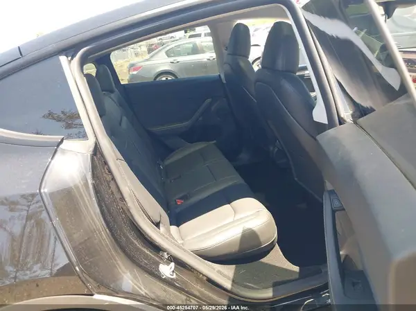 7SAYGDEE3RA244587 2024 TESLA MODEL Y - Image 8