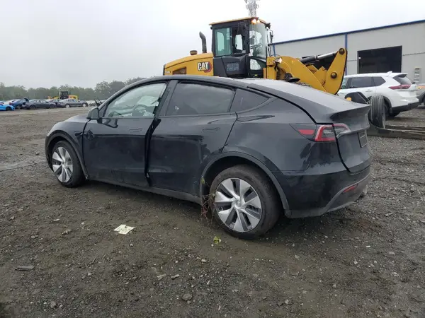7SAYGDEE3RA245075 2024 TESLA MODEL Y - Image 2