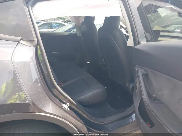 7SAYGDEE3RA251135 2024 TESLA MODEL Y - Image 8