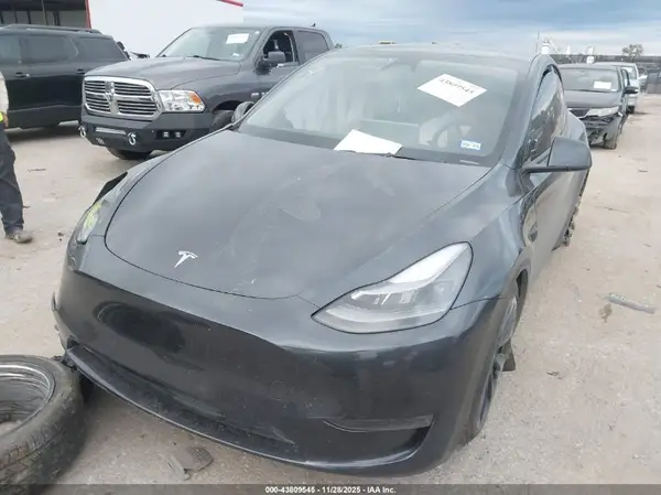 7SAYGDEE3RA253757 2024 TESLA MODEL Y - Image 2