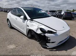 7SAYGDEE3RA256013 2024 TESLA MODEL Y