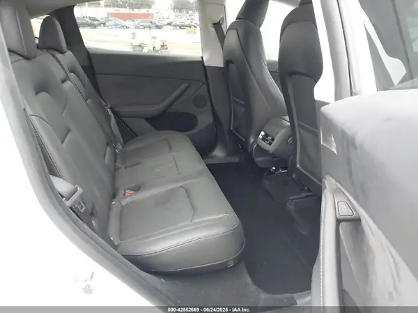 7SAYGDEE3RA256206 2024 TESLA MODEL Y - Image 8