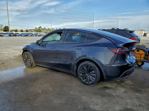 7SAYGDEE3RA256593 2024 TESLA MODEL Y - Image 2