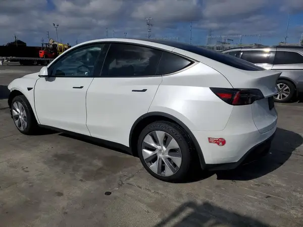 7SAYGDEE3RA257596 2024 TESLA MODEL Y - Image 2