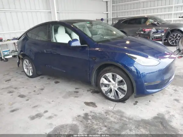 7SAYGDEE3RA268033 2024 TESLA MODEL Y - Image 1