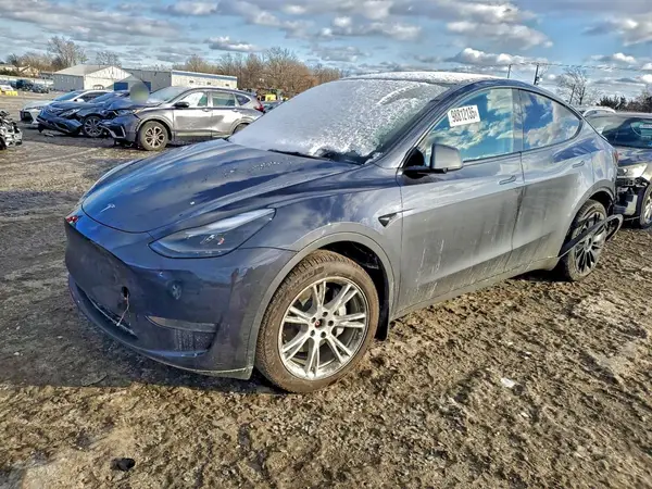 7SAYGDEE3RA275614 2024 TESLA MODEL Y - Image 1