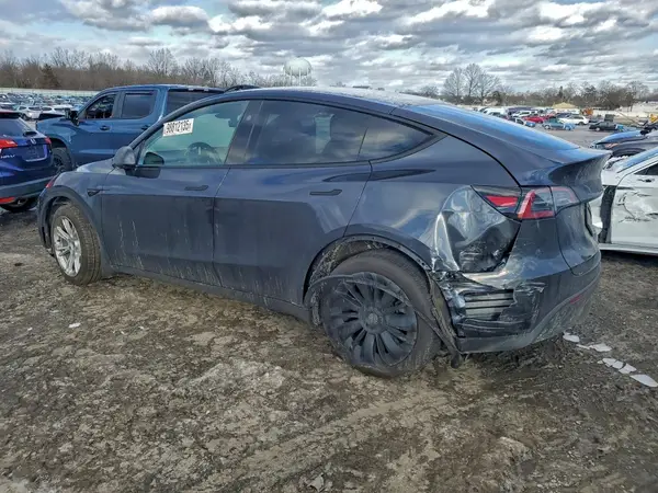 7SAYGDEE3RA275614 2024 TESLA MODEL Y - Image 2