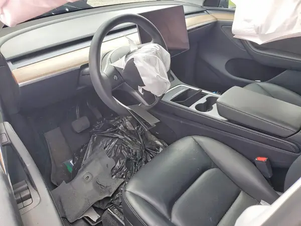 7SAYGDEE3RA278724 2024 TESLA MODEL Y - Image 8