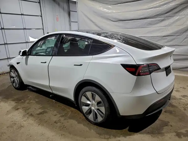 7SAYGDEE3RA280862 2024 TESLA MODEL Y - Image 2