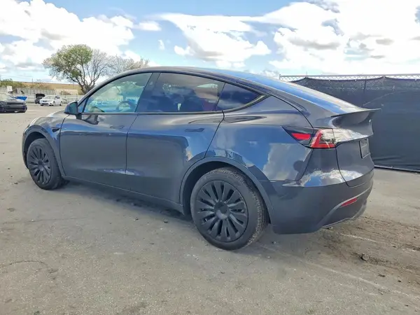 7SAYGDEE3RA289495 2024 TESLA MODEL Y - Image 2