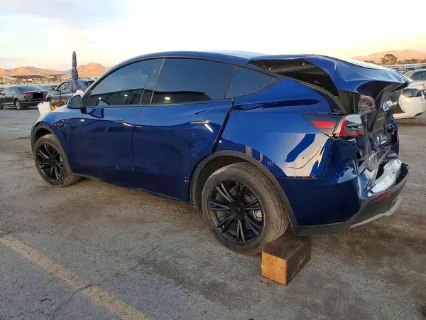 7SAYGDEE3RA290758 2024 TESLA MODEL Y - Image 2