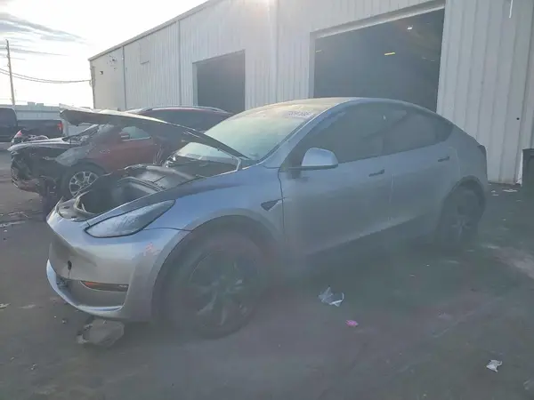 7SAYGDEE3RA293837 2024 TESLA MODEL Y - Image 1
