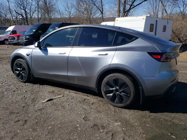 7SAYGDEE3RA322303 2024 TESLA MODEL Y - Image 2