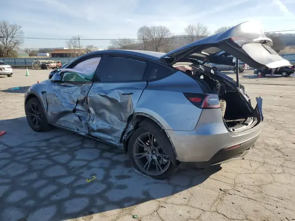 7SAYGDEE3RA324052 2024 TESLA MODEL Y - Image 2