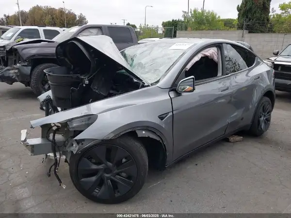 7SAYGDEE3RA324990 2024 TESLA MODEL Y - Image 2