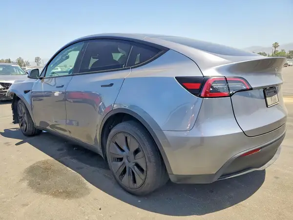 7SAYGDEE3RA325251 2024 TESLA MODEL Y - Image 2