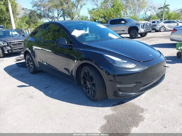 7SAYGDEE3RA333334 2024 TESLA MODEL Y - Image 1