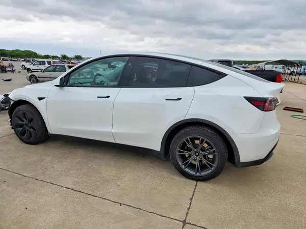 7SAYGDEE3RA333415 2024 TESLA MODEL Y - Image 2