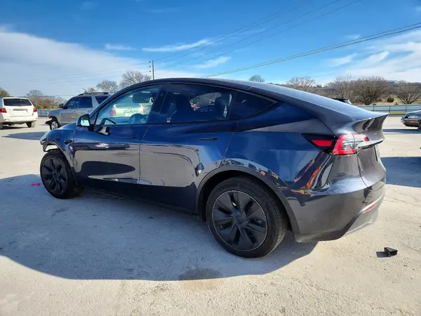 7SAYGDEE3RA334077 2024 TESLA MODEL Y - Image 2