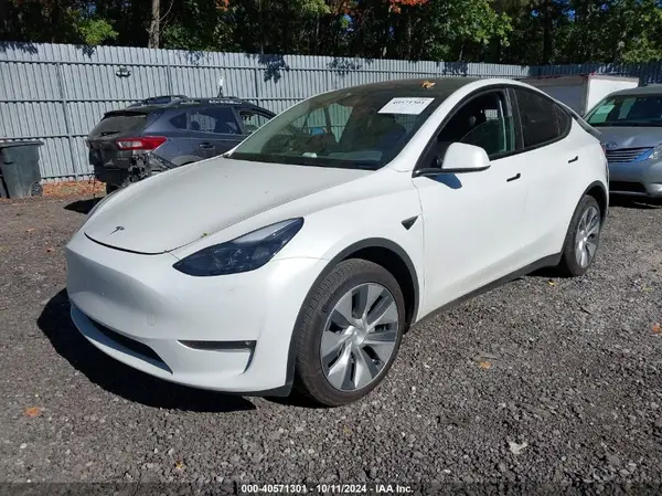 7SAYGDEE3RF007794 2024 TESLA MODEL Y - Image 2