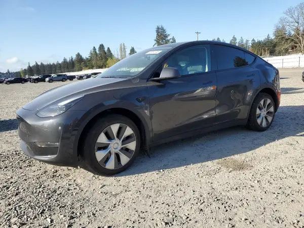 7SAYGDEE3RF008802 2024 TESLA MODEL Y - Image 1