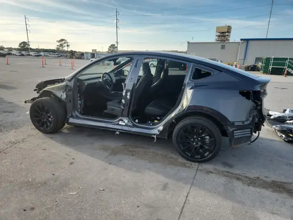 7SAYGDEE3RF013711 2024 TESLA MODEL Y - Image 2