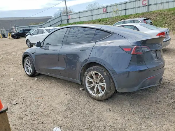 7SAYGDEE3RF030802 2024 TESLA MODEL Y - Image 2