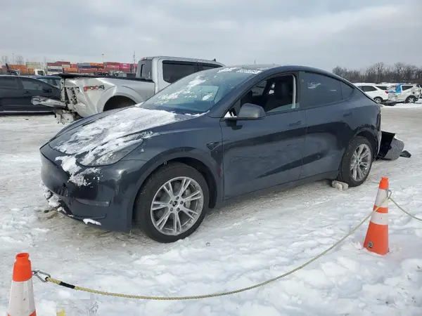 7SAYGDEE3RF031240 2024 TESLA MODEL Y - Image 1