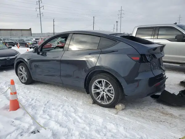7SAYGDEE3RF031240 2024 TESLA MODEL Y - Image 2