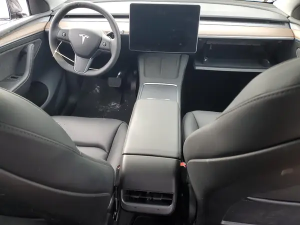 7SAYGDEE3RF031240 2024 TESLA MODEL Y - Image 8