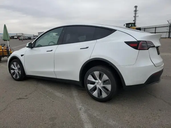 7SAYGDEE3RF031559 2024 TESLA MODEL Y - Image 2