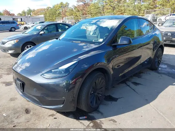 7SAYGDEE3RF037846 2024 TESLA MODEL Y - Image 2